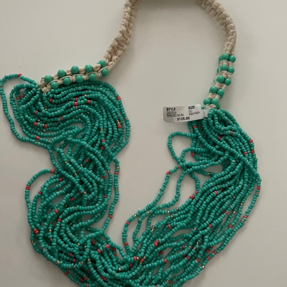 New- Vineyard Vines necklace. One Size